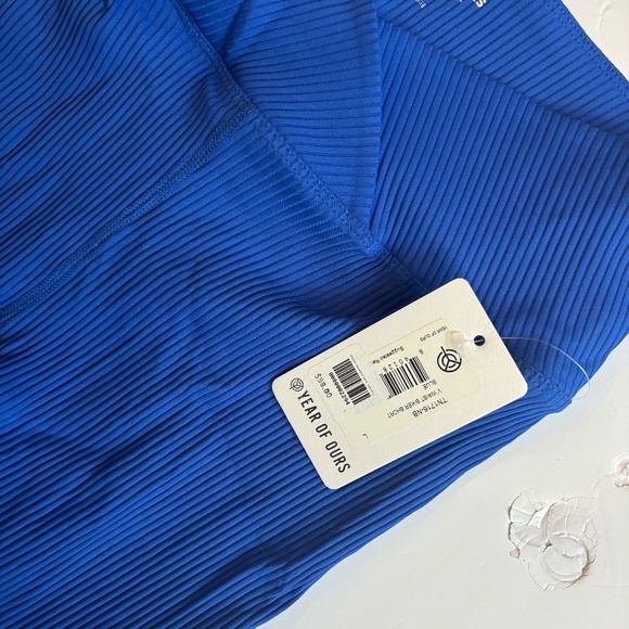 NWT - never worn Year of ours RIBBED V WAIST BIKER SHORT * rare colour * - Picture 3 of 5